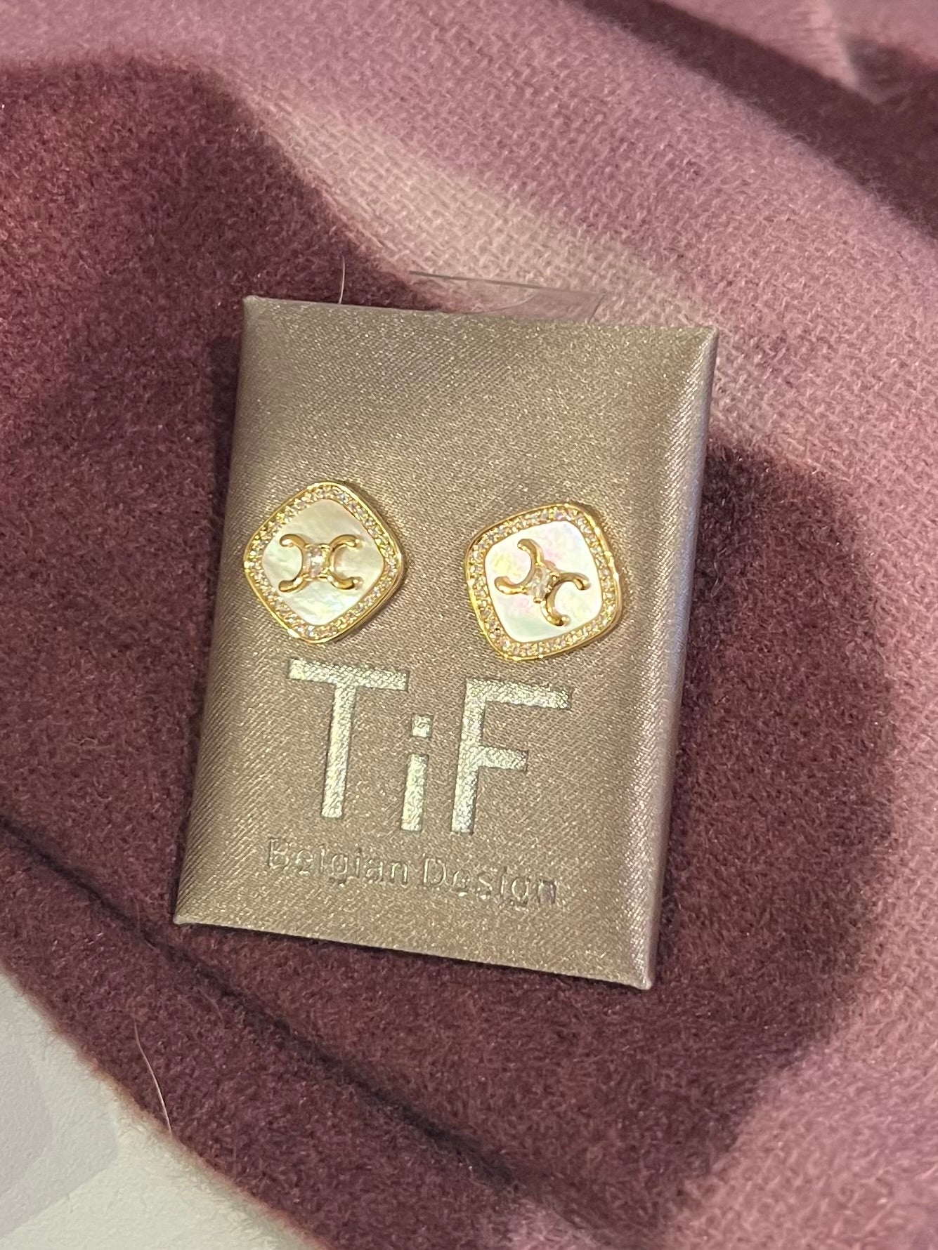 Boucle d oreilles nacrée à strass